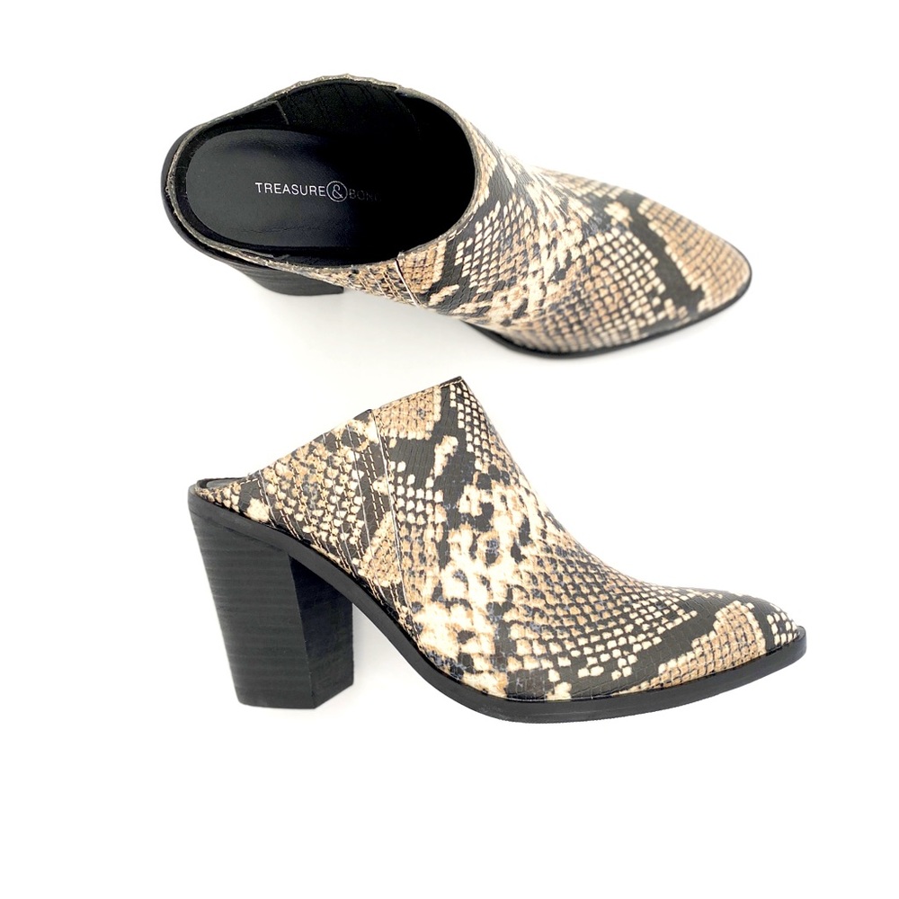 NWOT Pointed Toe Faux Snake Skin Slip-On Mule 8.5